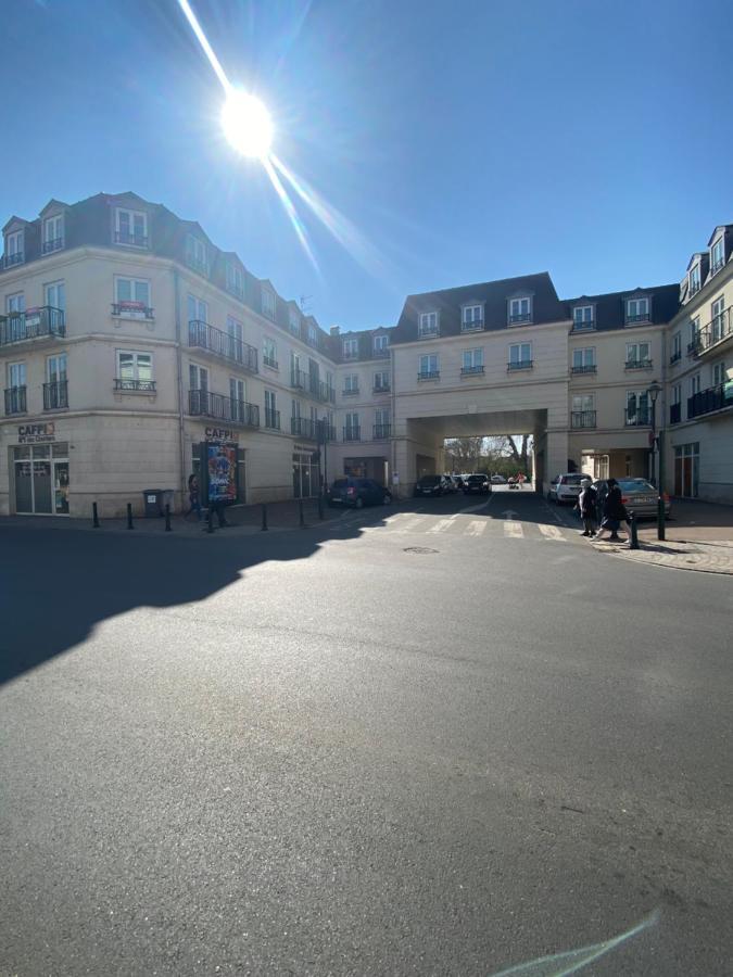 Le Retro Chic - T2 Haut Standing Au Coeur De Corbeil - 48 M2 Apartment Exterior photo