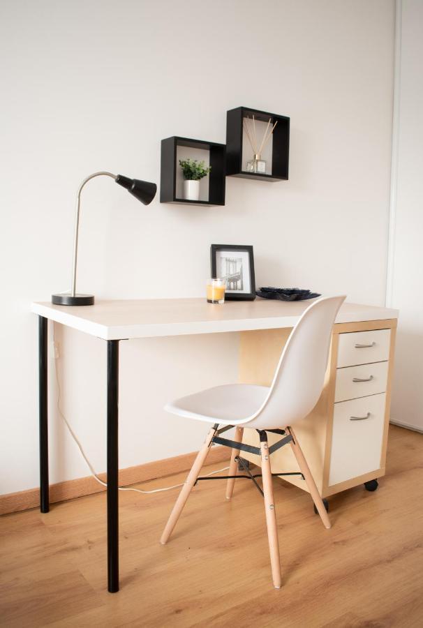 Le Retro Chic - T2 Haut Standing Au Coeur De Corbeil - 48 M2 Apartment Exterior photo